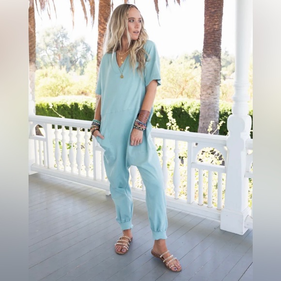 HP🏝️ 1 & Done Harem Short Sleeve Jumpsuit w/Pockets NWT - Picture 2 of 10
